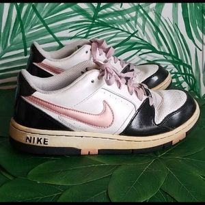 Nike Dunk Low baby pink